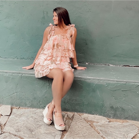 Show Me Your MuMu Dresses & Skirts - Show Me Your MuMu Floral Ruffle Dress, size small, pink